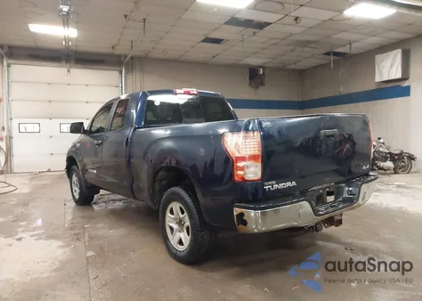 2010 Toyota Tundra Grade 5.7L V8 z USA, uszkodzony, nr VIN 5TFUY5F12AX118227